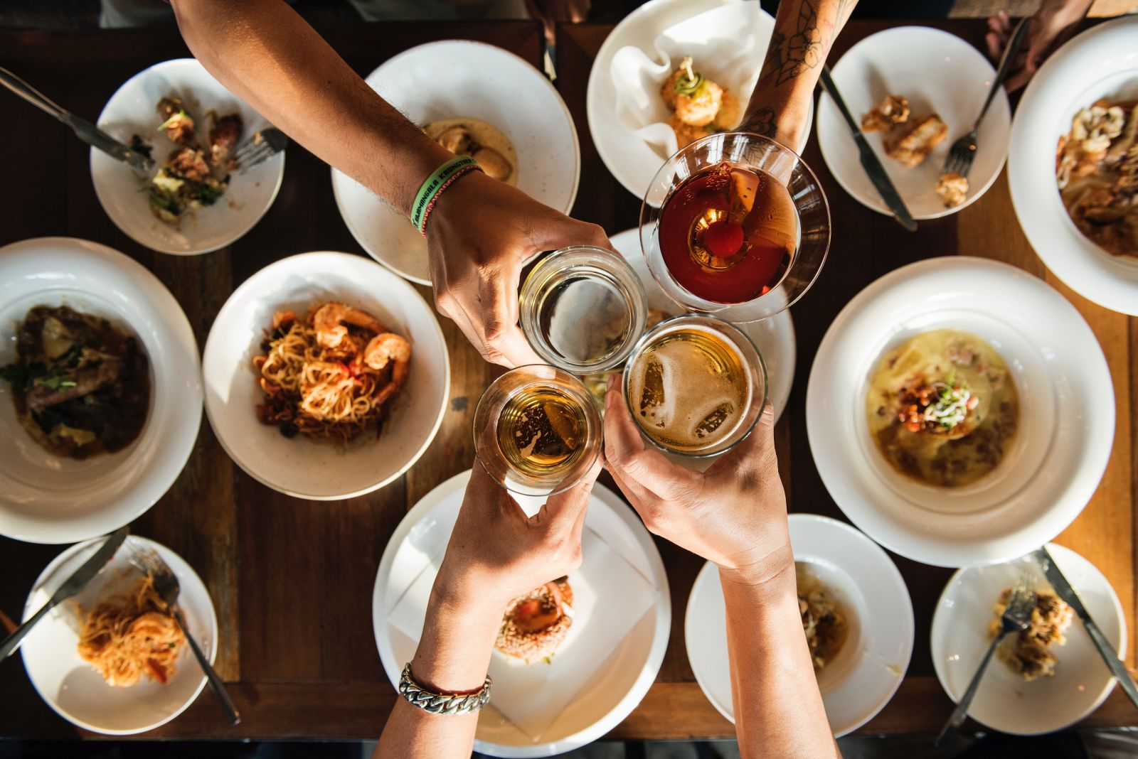 How to Host a Successful Dinner Party